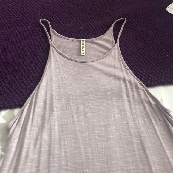 Thin light purple tank top - Picture 4 of 5